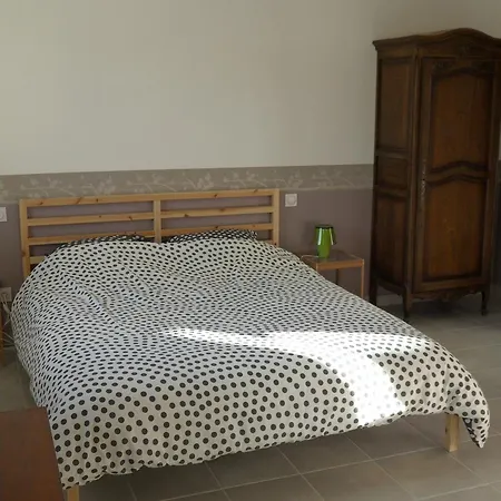Les Anes De Vendégház